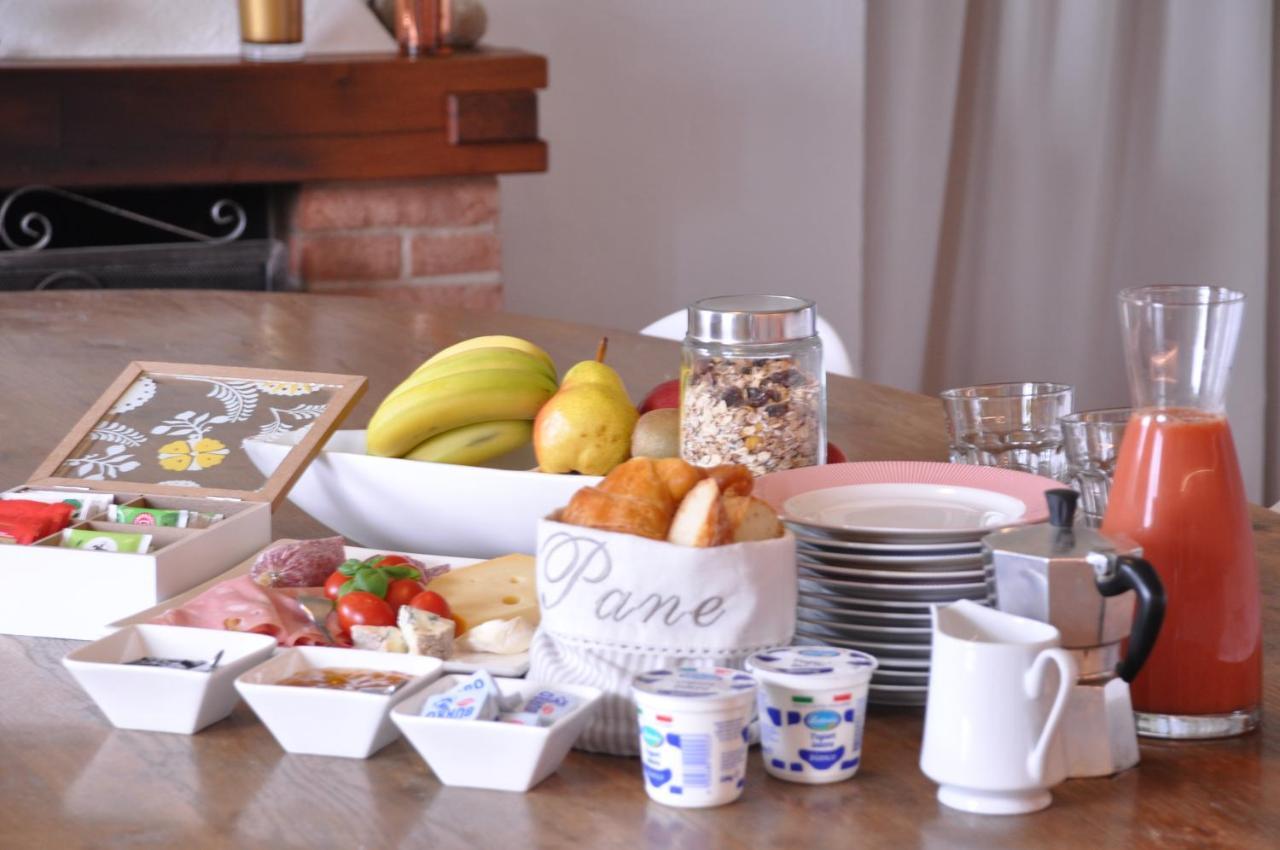 Bed and Breakfast Casa Langa Di Lola Mango Zewnętrze zdjęcie