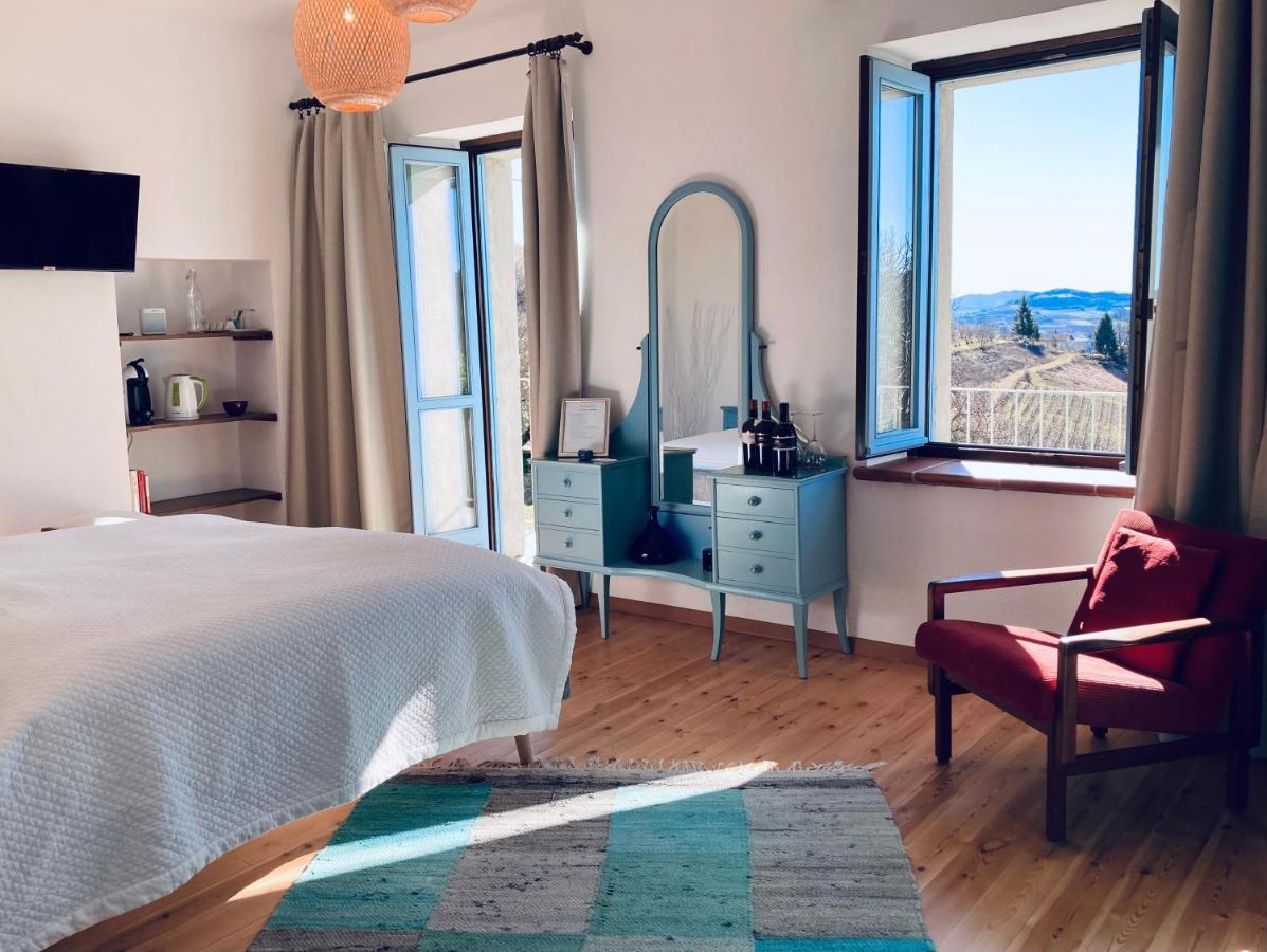Bed and Breakfast Casa Langa Di Lola Mango Zewnętrze zdjęcie